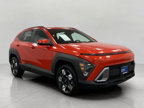 Certified 2025 Hyundai Kona SEL AWD/4WD image 1