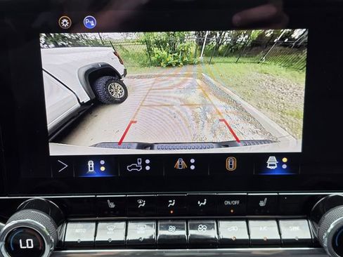 Used 2025 Chevrolet Colorado Trail Boss AWD/4WD image 16