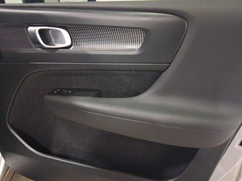 Used 2020 Volvo XC40 T5 R-Design w/ Protection Package Premier AWD/4WD image 19