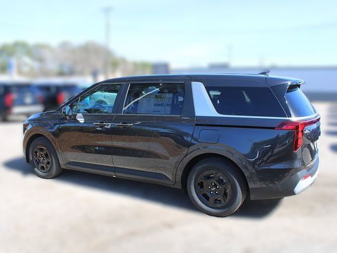 New 2026 Kia Carnival FWD image 15