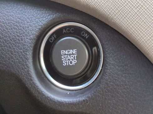 Used 2013 Hyundai Santa Fe Sport w/ Technology Pkg FWD image 28