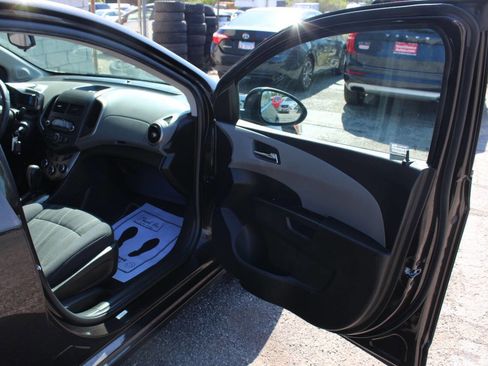 Used 2013 Chevrolet Sonic LT image 16