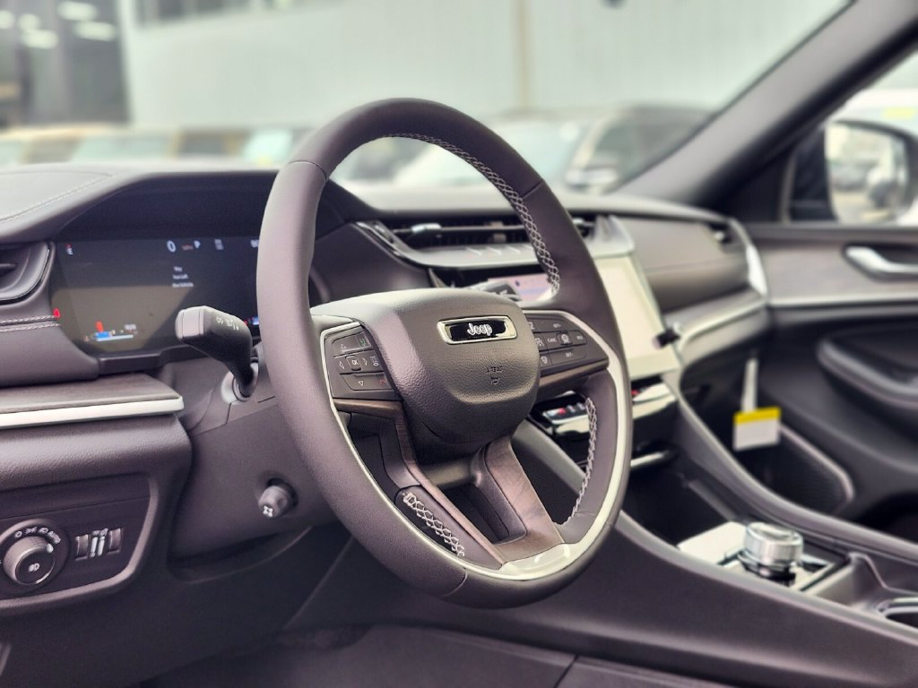New 2026 Jeep Grand Cherokee Limited AWD/4WD image 19