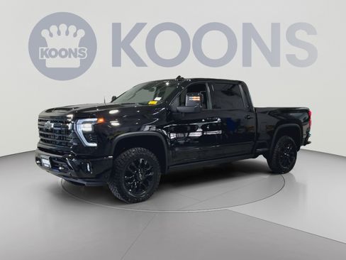 Used 2026 Chevrolet Silverado 2500 High Country w/ Midnight Edition AWD/4WD image 5