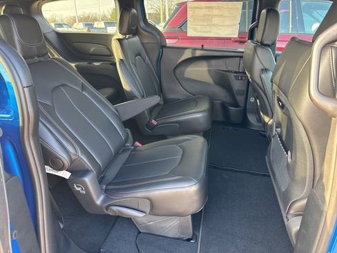 New 2026 Chrysler Pacifica Select w/ S Appearance Package FWD image 22