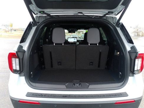 New 2026 Ford Explorer ST-Line w/ ST-Line Street Pack image 21