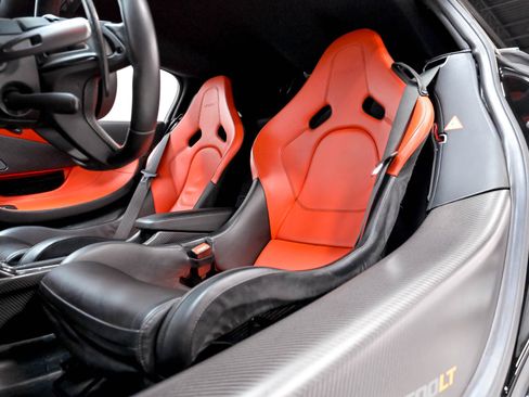 Used 2019 McLaren 600LT RWD image 6
