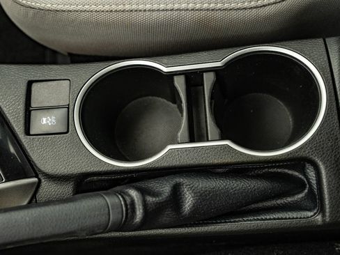 Used 2015 Toyota Corolla LE FWD image 37