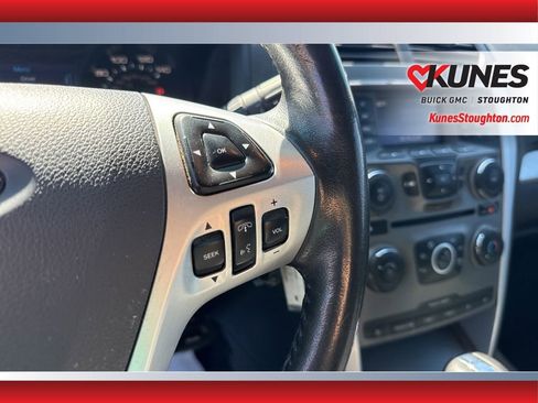 Used 2015 Ford Explorer XLT AWD/4WD image 26
