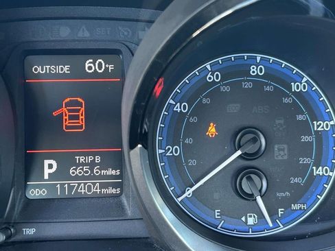 Used 2015 Toyota Corolla S image 21