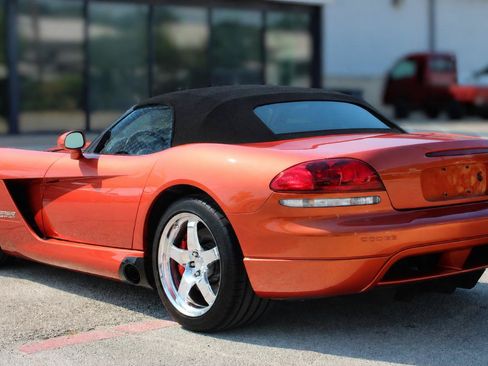 Used 2005 Dodge Viper SRT-10 w/ Copperhead Edition Group RWD image 4