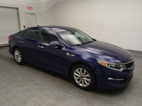 Used 2017 Kia Optima LX w/ Option Group 014 FWD image 11