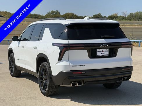 Used 2025 Chevrolet Traverse LT w/ Midnight/Sport Edition FWD image 6