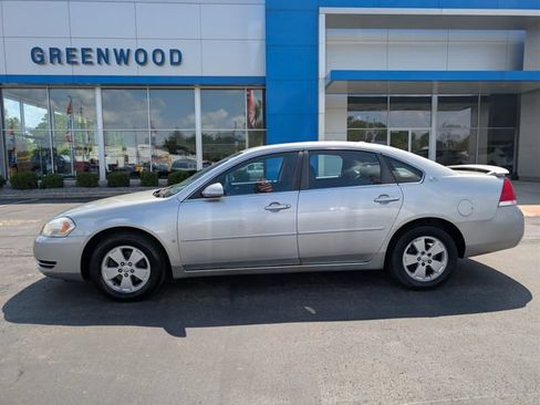 Used 2008 Chevrolet Impala LT w/ Luxury Edition Package FWD image 2