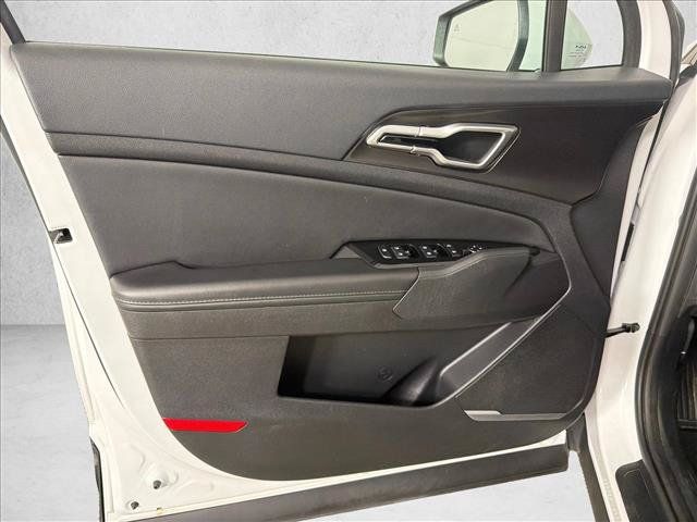 Used 2024 Kia Sportage EX FWD image 11