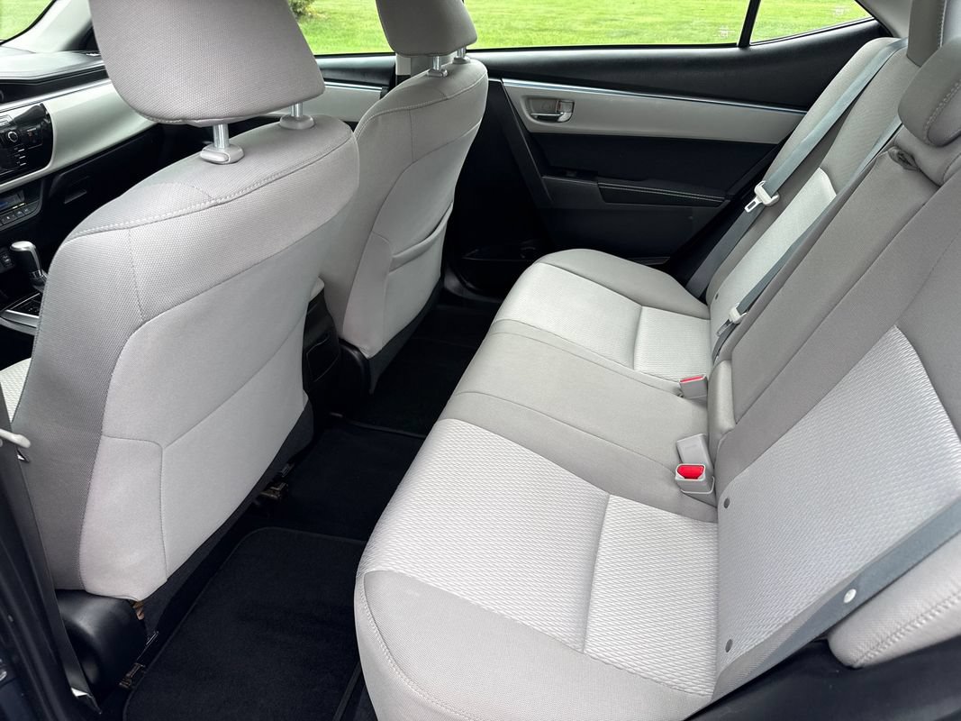 Used 2015 Toyota Corolla LE FWD image 10