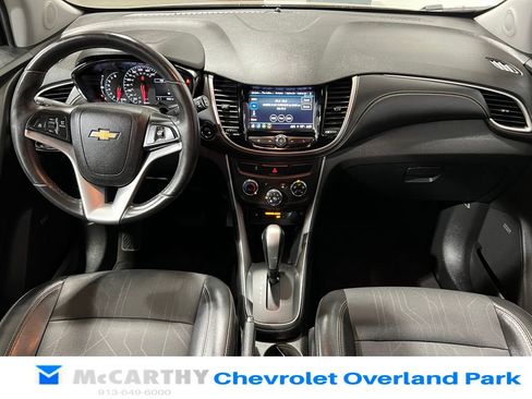 Used 2018 Chevrolet Trax LT w/ Sun & Sound Package AWD/4WD image 28