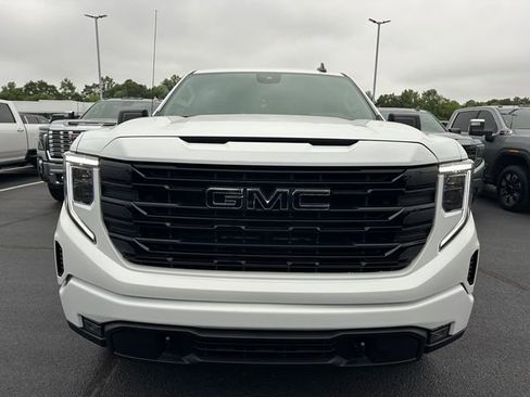 New 2025 GMC Sierra 1500 Elevation w/ LPO, Elevation Black Package image 13