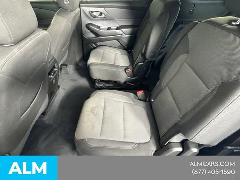 Used 2023 Chevrolet Traverse LT FWD image 23