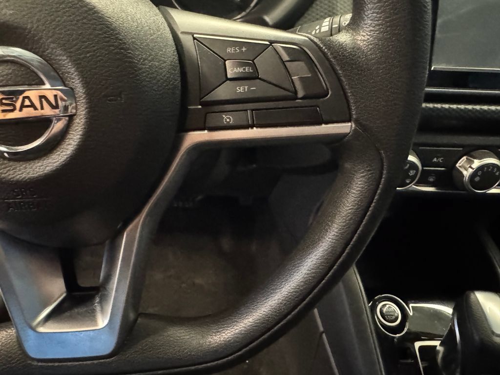 Used 2021 Nissan Kicks S FWD image 12