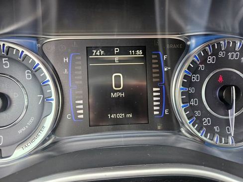 Used 2015 Chrysler 200 Limited w/ Convenience Group image 10