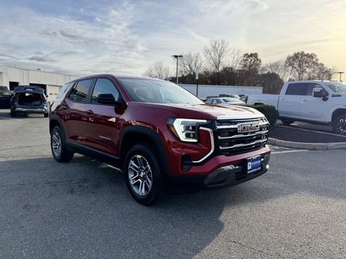 Used 2025 GMC Terrain Elevation image 9