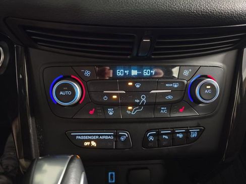 Used 2019 Ford Escape Titanium AWD/4WD image 15