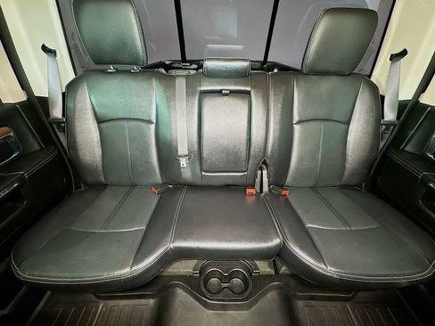 Used 2018 RAM 2500 Laramie w/ Convenience Group AWD/4WD image 13