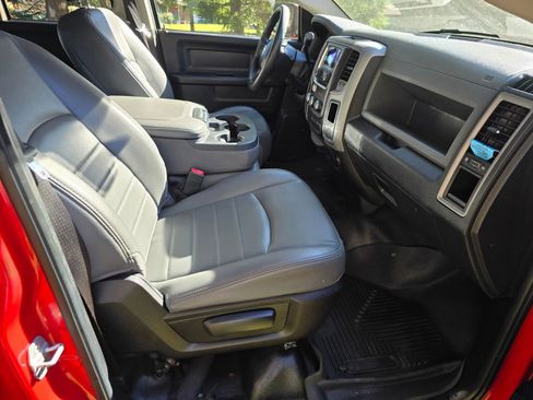 Used 2014 RAM 1500 ST RWD image 12