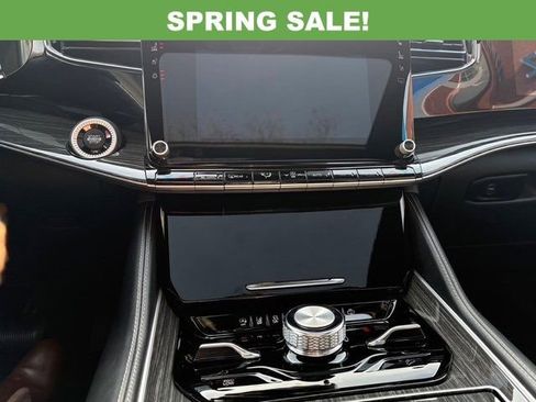 Used 2022 Jeep Wagoneer Series III w/ Premium Group I image 11