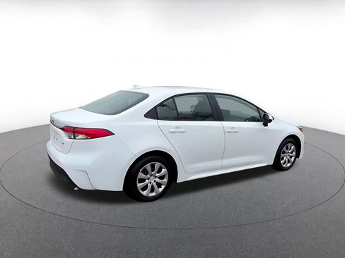 Used 2025 Toyota Corolla LE image 14