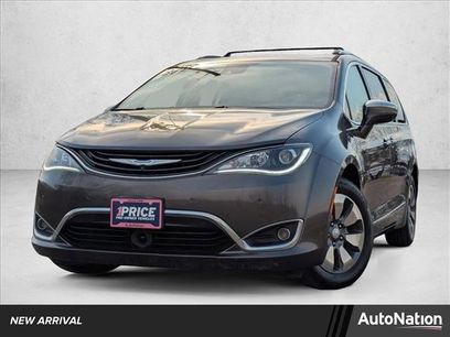 Used 2018 Chrysler Pacifica Limited w/ Advanced Safetytec Group
