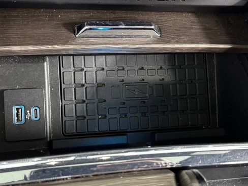 Used 2023 Ford Expedition Limited AWD/4WD image 30