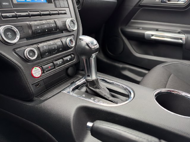 Used 2017 Ford Mustang Coupe RWD image 21