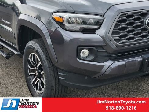 Used 2021 Toyota Tacoma TRD Sport w/ Technology Package image 10