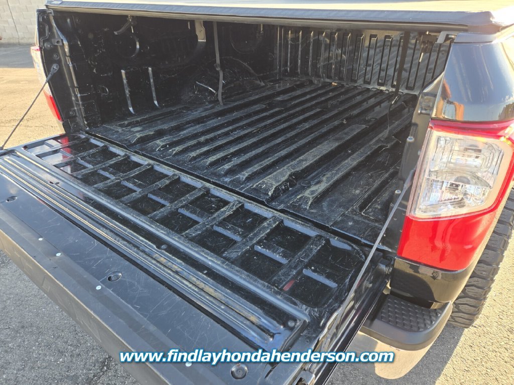 Used 2017 Nissan Titan SV RWD image 17
