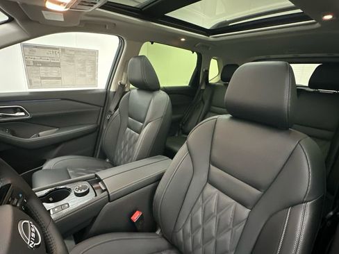 New 2026 Nissan Rogue Platinum w/ Platinum Premium Package AWD/4WD image 9