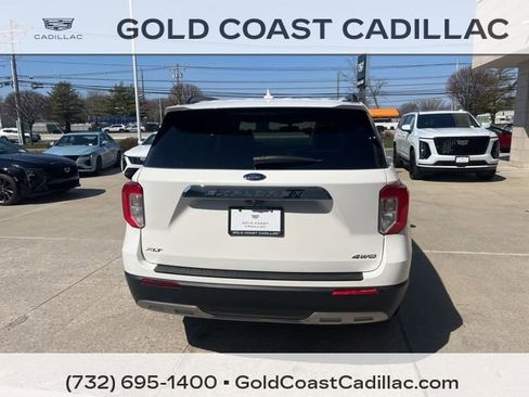 Used 2022 Ford Explorer XLT w/ Equipment Group 202A image 3