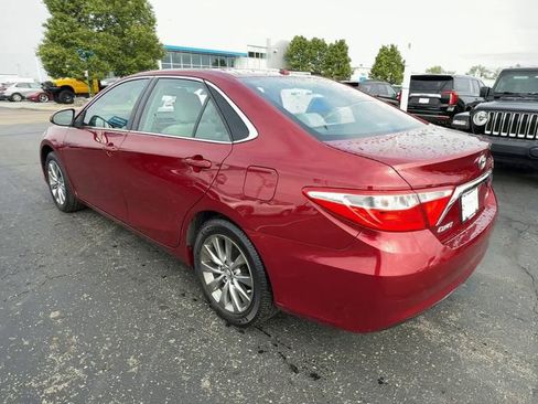 Used 2017 Toyota Camry XLE w/ Moonroof Package FWD image 6
