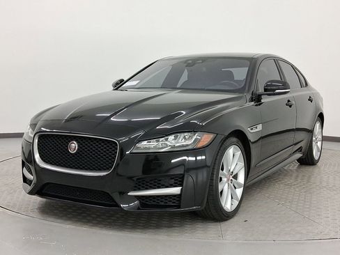 Used 2017 Jaguar XF R-Sport image 1