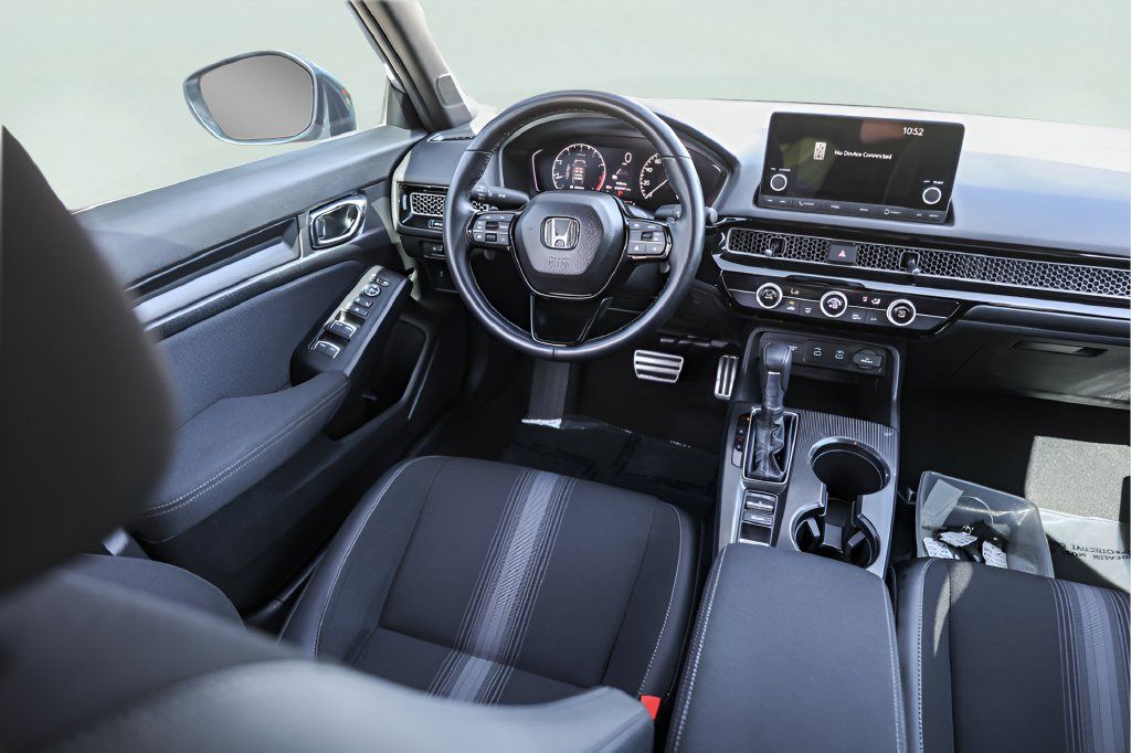 Used 2025 Honda Civic Sport image 28