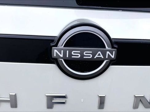 Certified 2023 Nissan Pathfinder SL w/ Cargo Package image 29