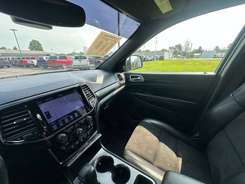 Used 2020 Jeep Grand Cherokee Altitude RWD image 25