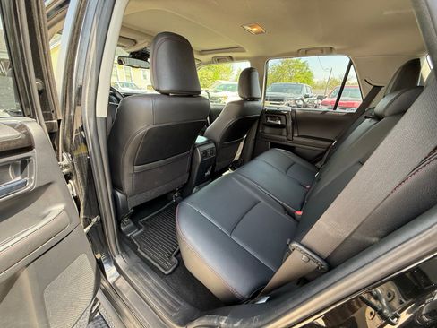 Used 2023 Toyota 4Runner TRD Off-Road Premium w/ Moonroof Package AWD/4WD image 24