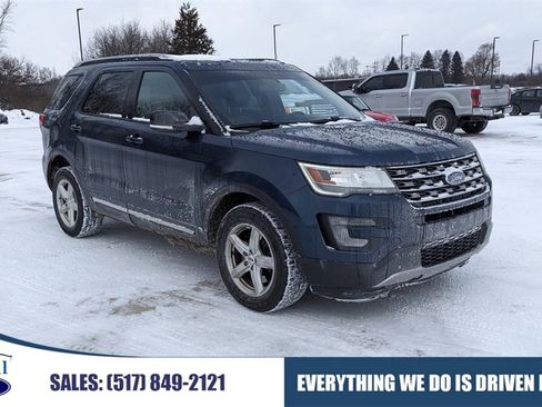 Used 2017 Ford Explorer XLT w/ Equipment Group 202A image 1