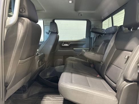Used 2023 GMC Sierra 1500 SLT image 16