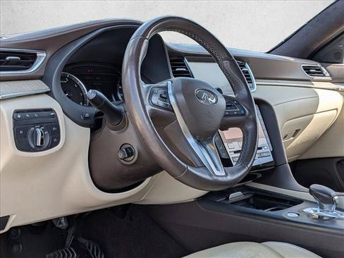 Used 2019 INFINITI QX50 Essential w/ Sensory Package FWD image 9