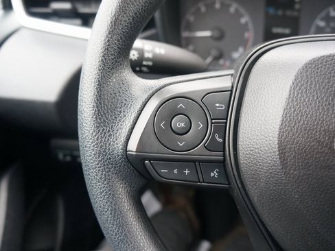 Used 2025 Toyota Corolla LE image 19