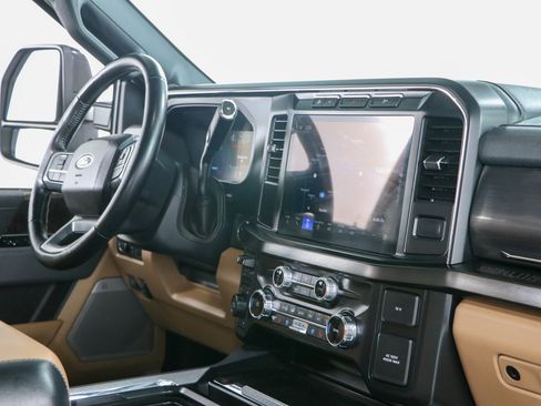 Used 2024 Ford F250 Lariat w/ Black Appearance Package AWD/4WD image 28