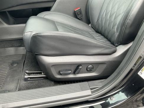 Certified 2024 Nissan Rogue Platinum AWD/4WD image 30